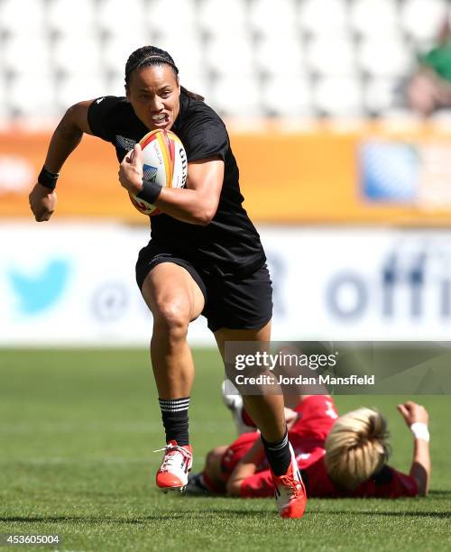 Honey Hireme of New Zealand in action during the IRB Women's Rugby World Cup 5th place match between New Zealand and Wales at Stade Jean Bouin on...