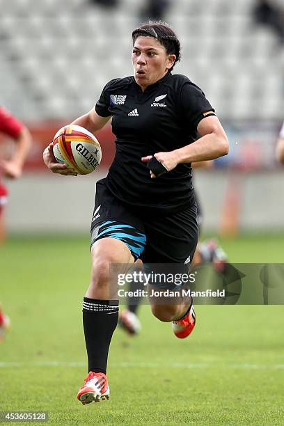 Amiria Rule of New Zealand in action during the IRB Women's Rugby World Cup 5th place match between New Zealand and Wales at Stade Jean Bouin on...