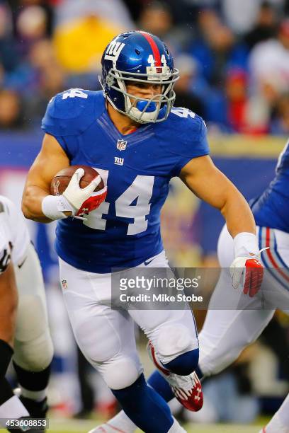 Peyton Hillis of the New York Giants in action against the Oakland Raiders at MetLife Stadium on November 10, 2013 in East Rutherford, New Jersey....