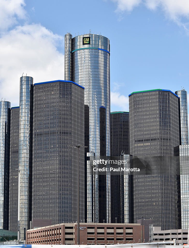 Detroit Exteriors And Landmarks