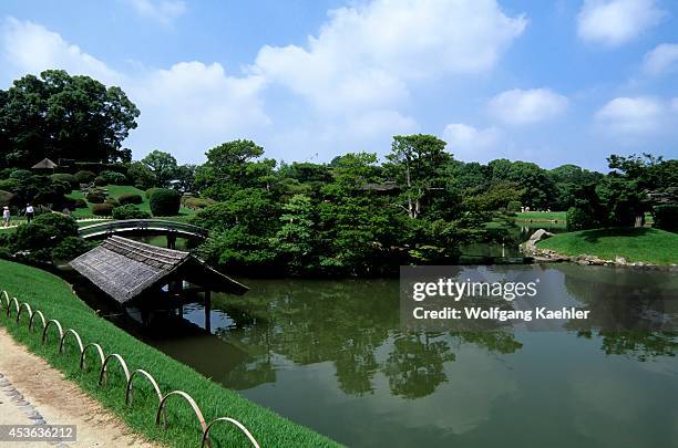 Japan, Okayama, Korakuen Garden, Pond.