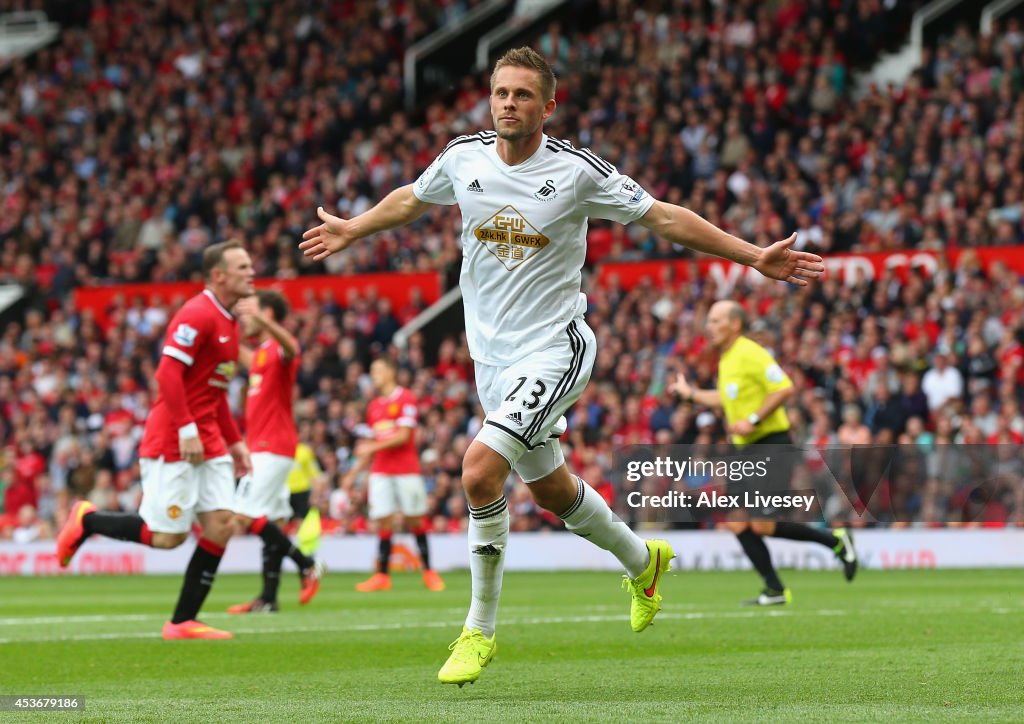 Manchester United v Swansea City - Premier League