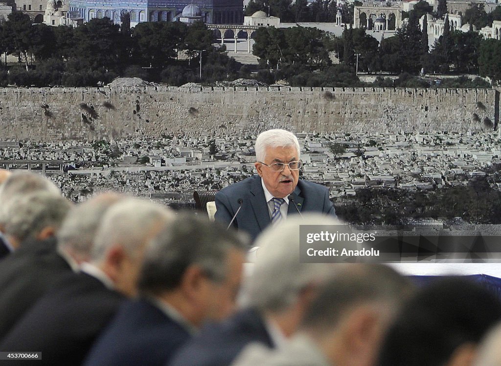 Palestinian President Abbas meets with ministerial cabinet in Ramallah