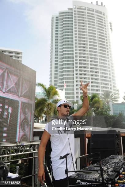 Afrojack performs at Mackapoolooza at Fontainebleau Miami Beach on August 16, 2014 in Miami Beach, Florida.