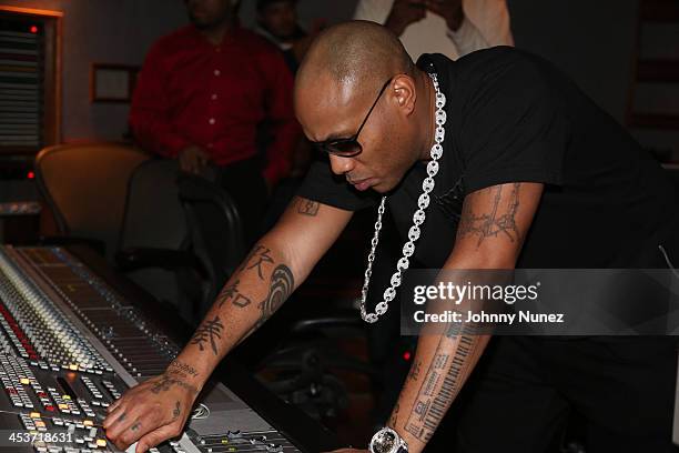 Mario Winans attends Mario Winanas listening session at Platinum Studio on December 4, 2013 in New York City.