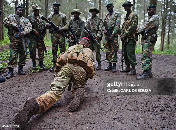 British Elite Paratrooper, 3rd battalion Parachute regiment , Corporal Andy Smith instructs Kenya Wildlife and Forest Services rangers during an...