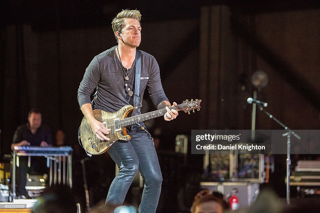 Rascal Flatts In Concert With Special Guests Sheryl Crow And Gloriana - San Bernardino, CA