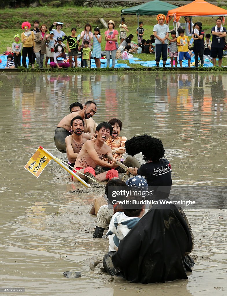 People Enjoy Mud Festival In Himeji