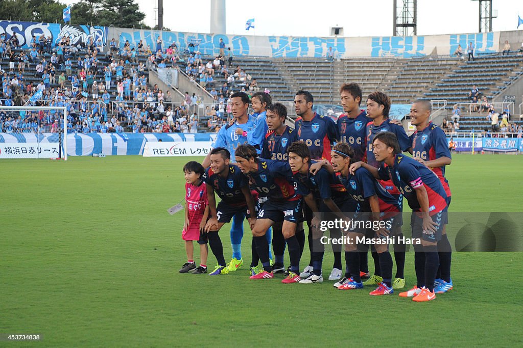 Yokohama F.C. v Kamatamare Sanuki - J.League 2 2014