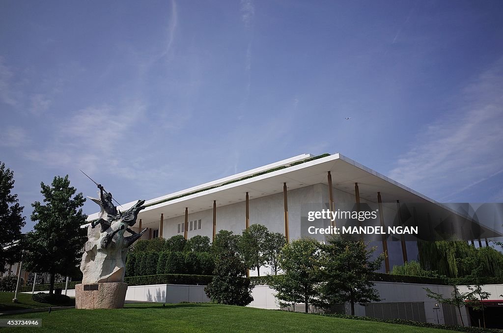 US-ARCHITECTURE-KENNEDY CENTER