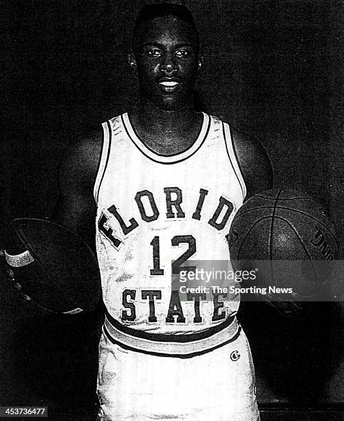 Florida State quarterback and basketball player Charlie Ward poses circa March 1992 photo in Tallahassee, Florida.