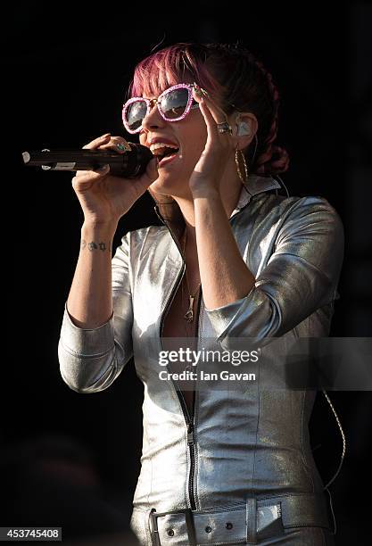 Lily Allen performs on the Virgin Media stage during Day 2 of the V Festival at Hylands Park on August 17, 2014 in Chelmsford, England.