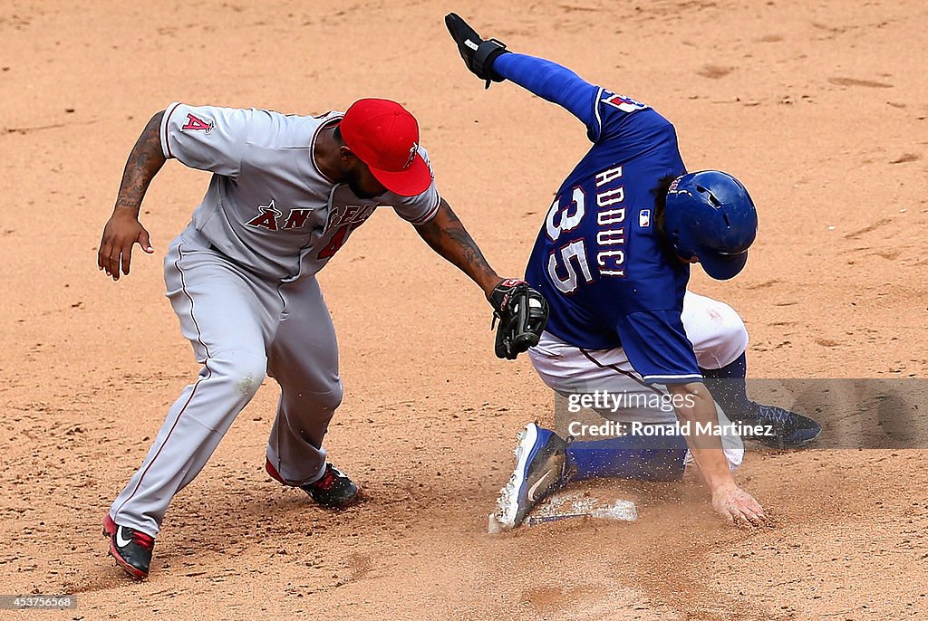 Los Angeles Angels of Anaheim v Texas Rangers