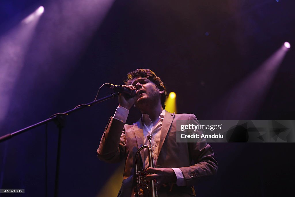 Beirut Performs in Istanbul