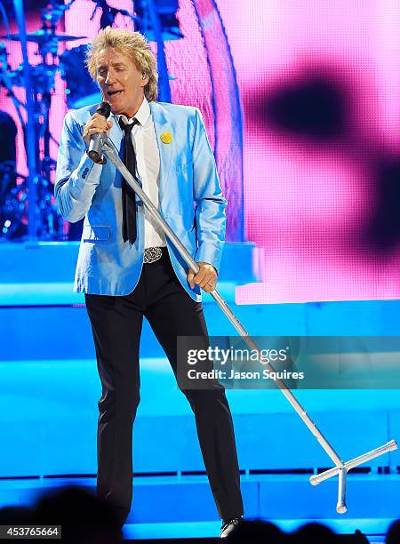 Singer Rod Stewart performs at Sprint Center on August 14, 2014 in Kansas City, Missouri.