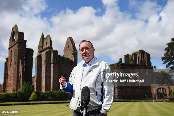 First Minister Alex Salmond speaks during a visit to Abbey Bowling Club on August 18, 2014 in Arbroath, Scotland. Alex Salmond and the Scottish...