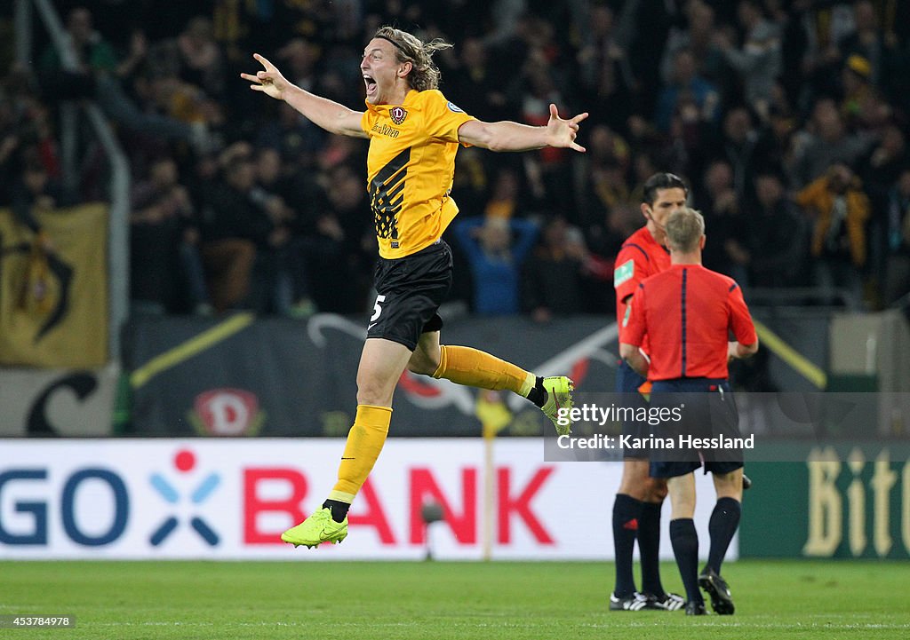 Dynamo Dresden v FC Schalke 04 - DFB Cup