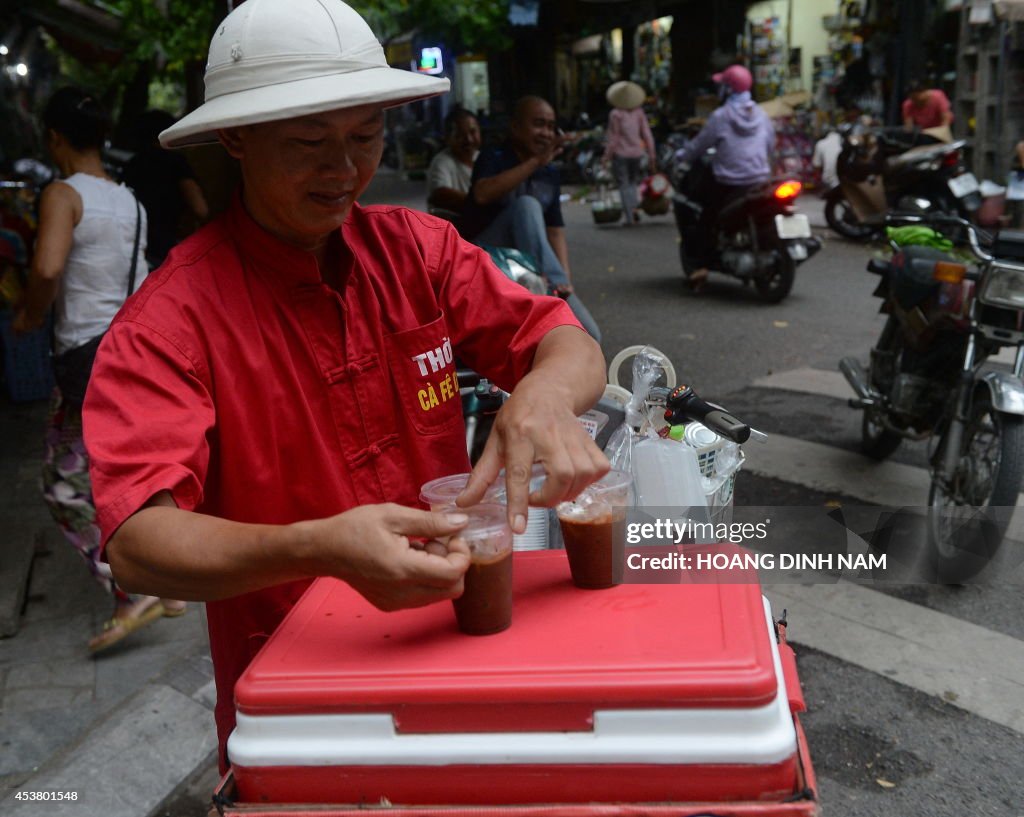 VIETNAM-COFFEE-VENDOR