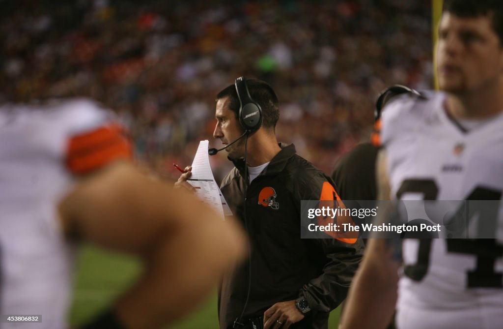 Washington Redskins vs the Cleveland Browns in a preseason game