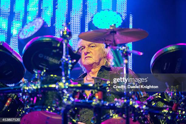 Musician Alan White performs on stage with Yes on August 18, 2014 in San Diego, California.