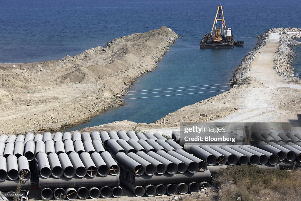 Construction Of The Turkey-Northern Cyprus Undersea Water Pipeline
