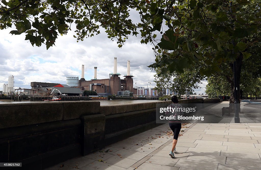 Battersea Power Station As Malaysian Owners Start Iconic Chimney Stack Removal