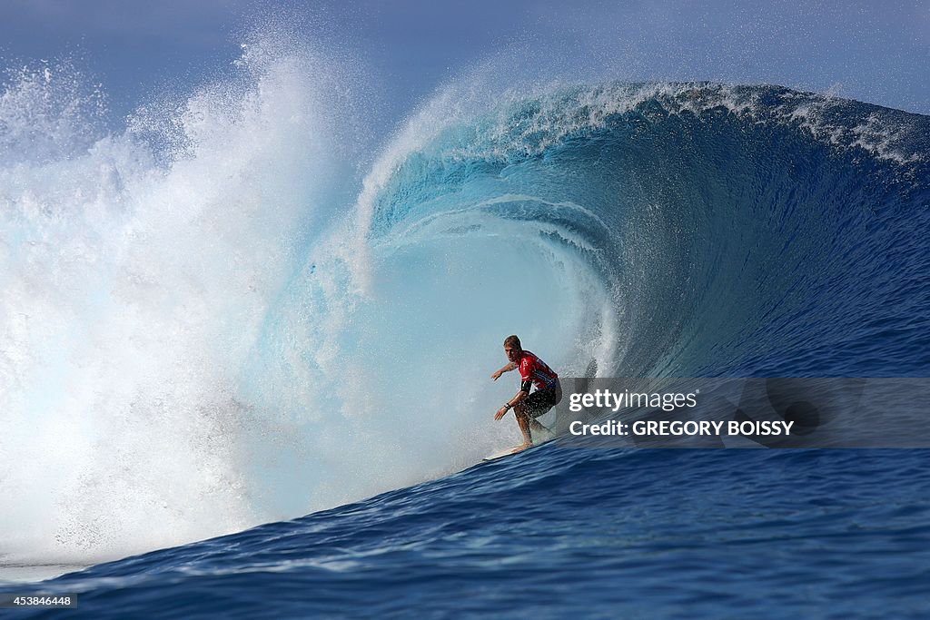 SURFING-FRA-TAHITI