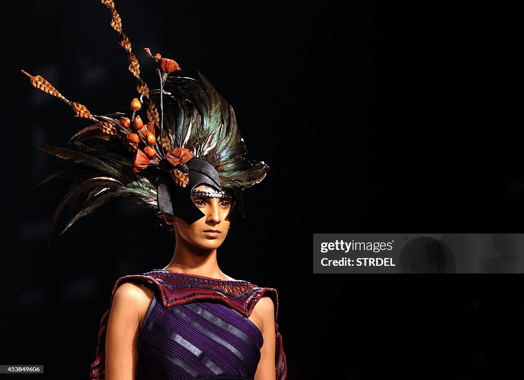 FASHION-INDIA-LAKME-GEN NEXT SHOW