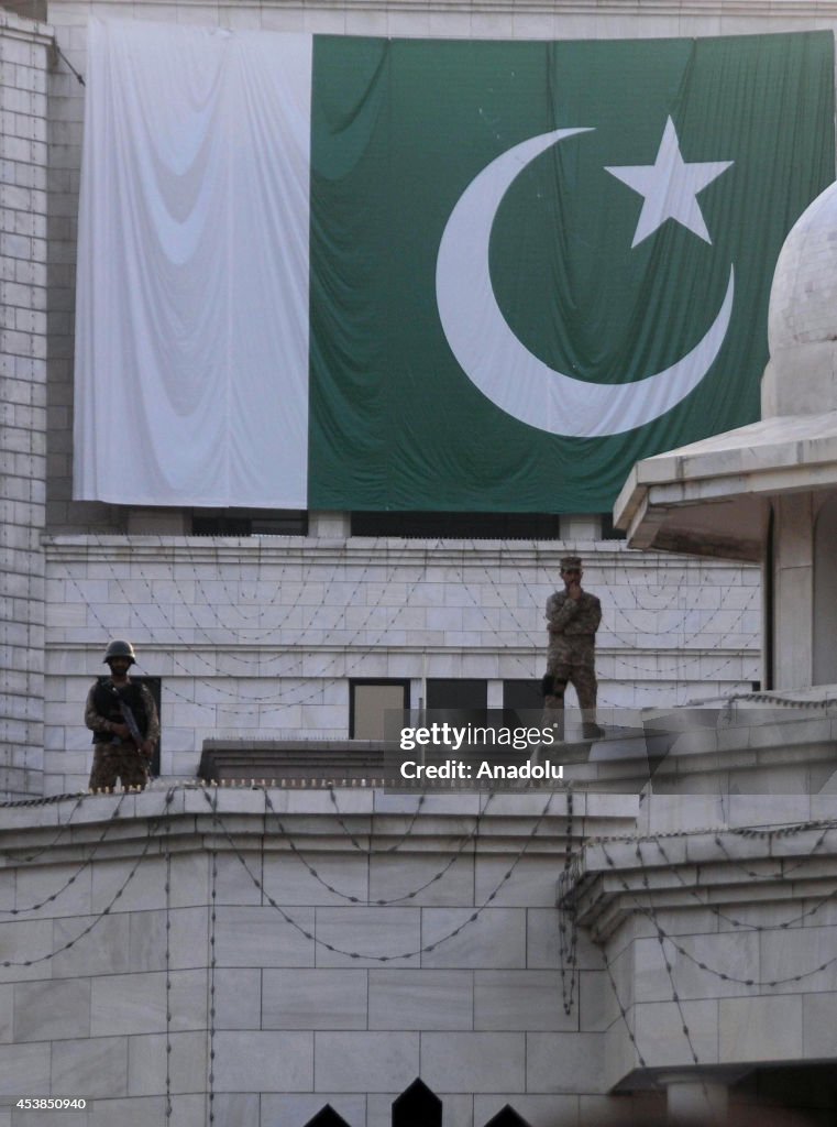 Anti-government marchers enter Red Zone