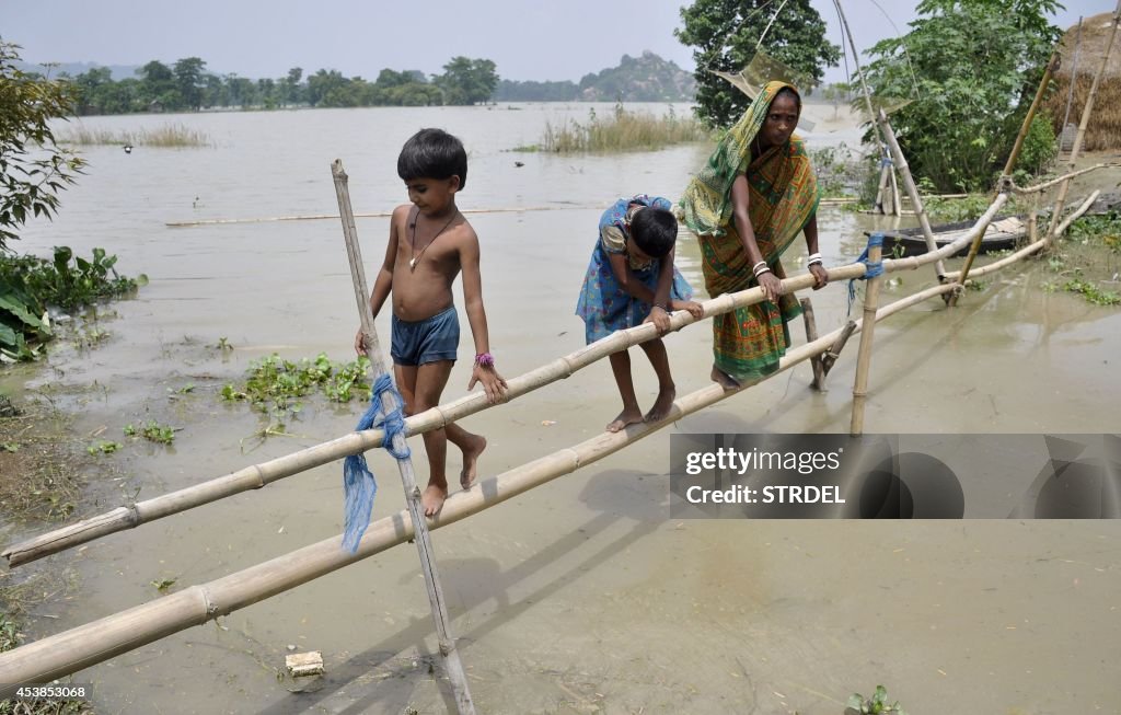 TOPSHOT-INDIA-DISASTER-FLOOD