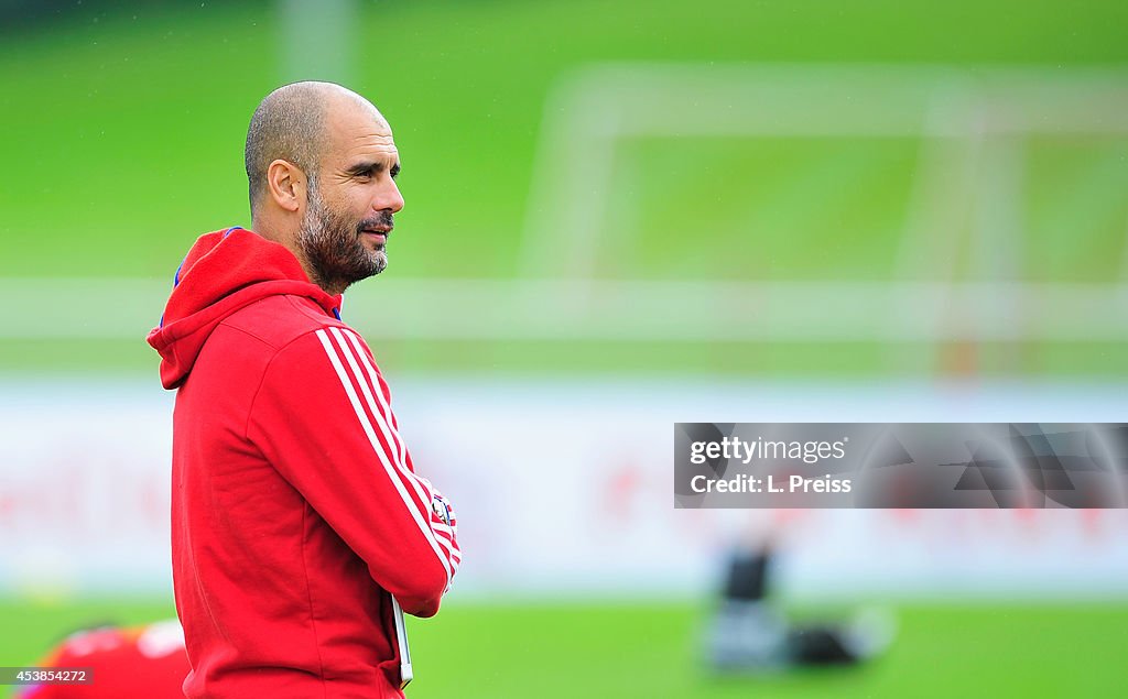 FC Bayern Muenchen - Training Session