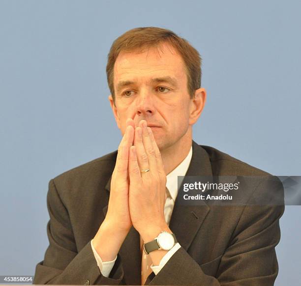 110 Spokesman For The German Foreign Ministry Stock Photos High Res 110-spokesman-for-the-german-foreign-ministry-stock-photos-high-res