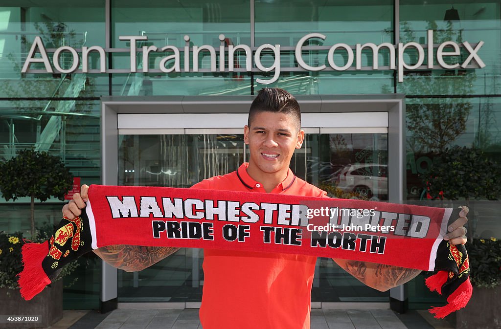 Manchester United Unveil New Signing Marcos Rojo