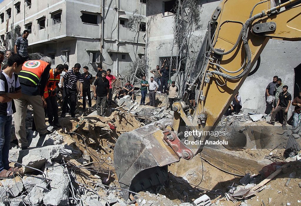 Israeli army demolishes house of a Palestinian family in Gaza's Sheikh Radwan neighborhood