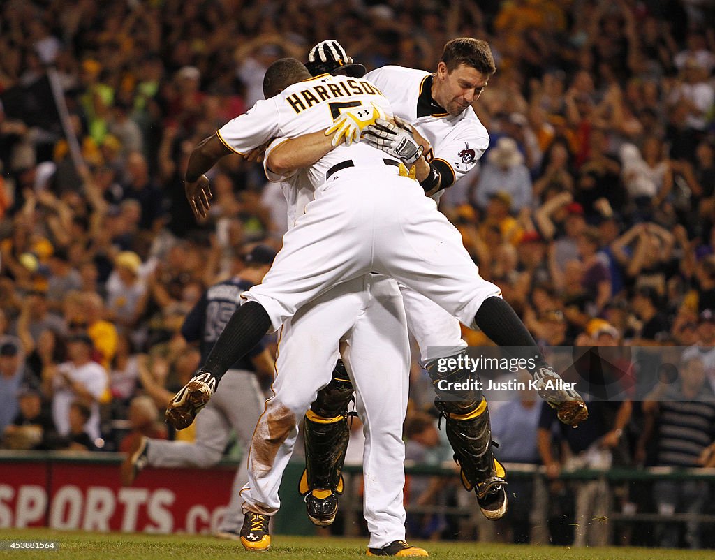 Atlanta Braves v Pittsburgh Pirates