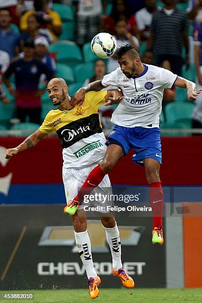 Rhayner of Bahia heads the ball clear during the match between Bahia and Criciuma as part of Brasileirao Series A 2014 at Arena Fonte Nova on August...