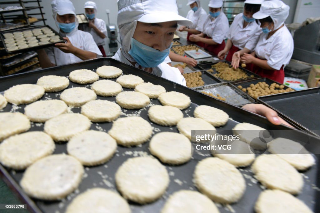 Mooncakes Production For Upcoming Mid-Autumn Festival