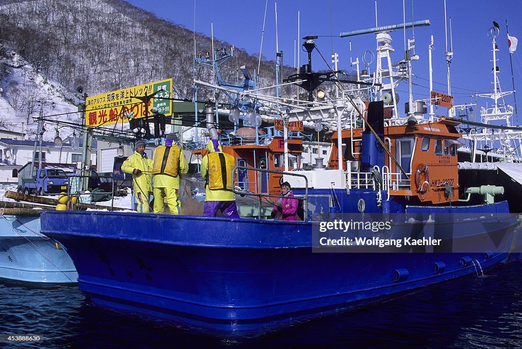 Japan, Hokkaido Island, Shiretoko Peninsula, Rausu, Harbor,...