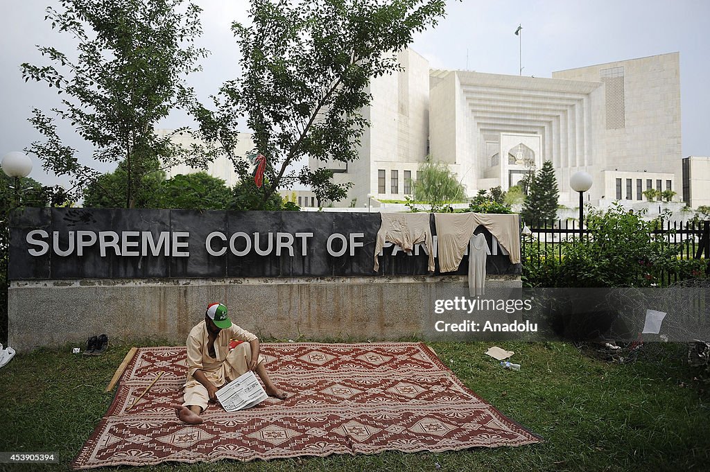 Anti-government protests keep going on in Islamabad