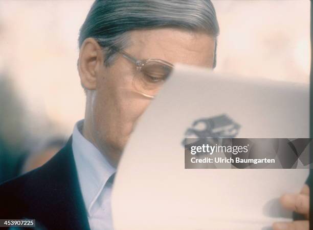 Chancellor Helmut Schmidt during a press conference in Bonn, on January 29, 1982 in Bonn, Germany.