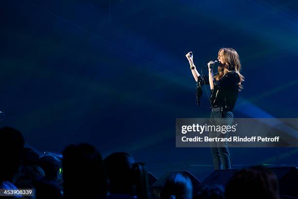 Singer Celine Dion performs at the Palais Omnisports de Bercy on December 5, 2013 in Paris, France.