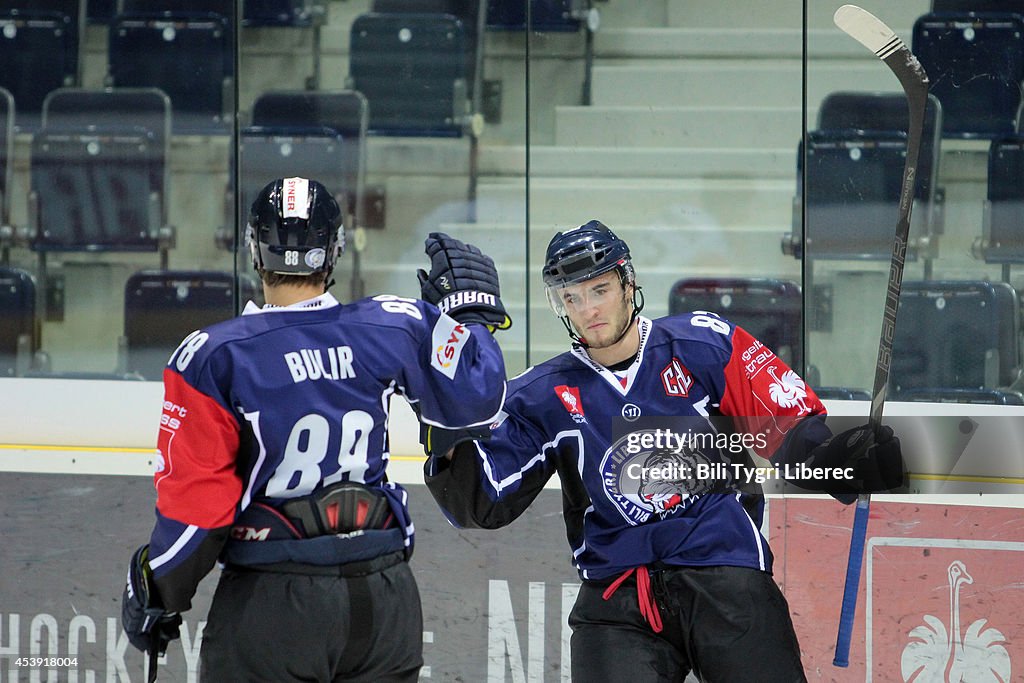 Bili Tygri Liberec v Karpat Oulu - Champions Hockey League