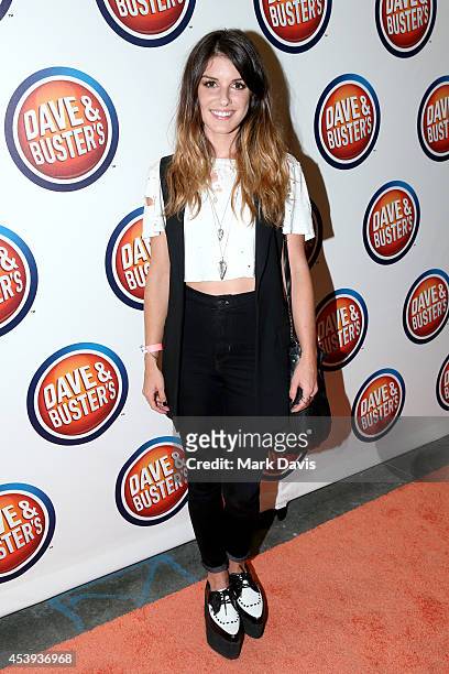 Actress Shenae Grimes attends Dave & Buster's Hollywood & Highland Grand Opening on August 21, 2014 in Hollywood, California.