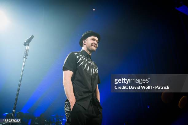 Justin Timberlake performs at L'Olympia on August 21, 2014 in Paris, France.