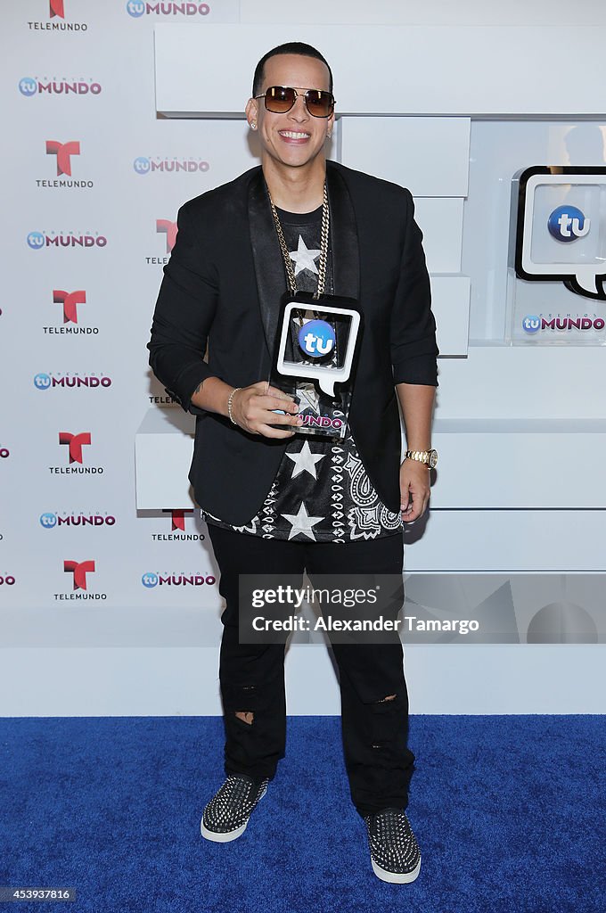 Telemundo's Premios Tu Mundo Awards 2014 - Backstage Press Room