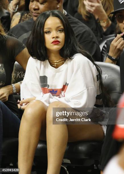 Rihanna attends the 2014 Summer Classic Charity Basketball Game at Barclays Center on August 21, 2014 in New York City.