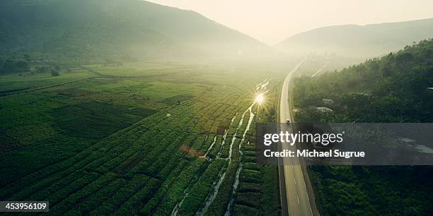 rwanda landscape - rwanda - fotografias e filmes do acervo