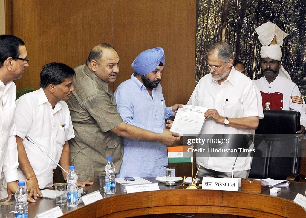 DPCC President Arvinder Singh Lovely Meets Lieutenant Governer Najeeb Jung On Various Issues