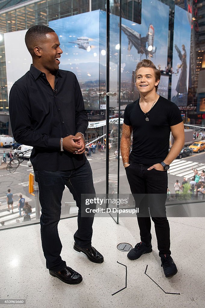 Hunter Hayes Visits "Extra"