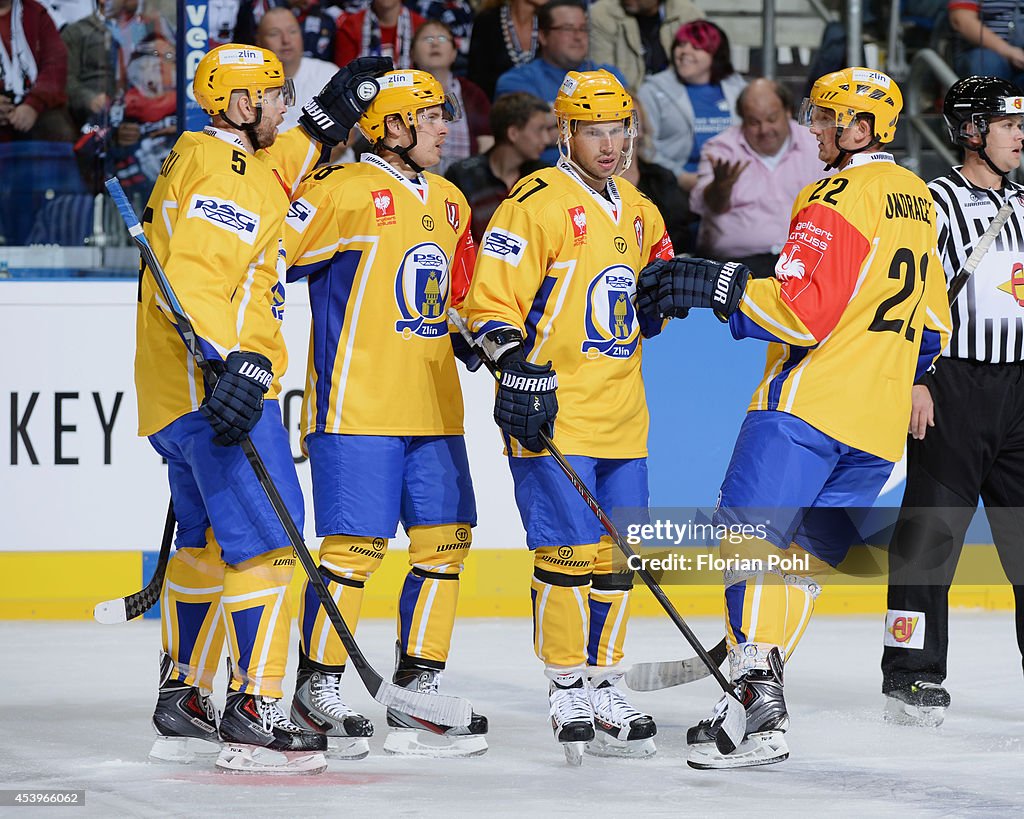 Eisbaeren Berlin v HC Zlin - Champions Hockey League